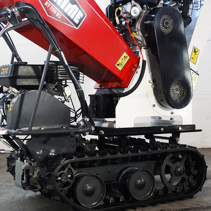 Häcksler auf Raupentransporter TGS